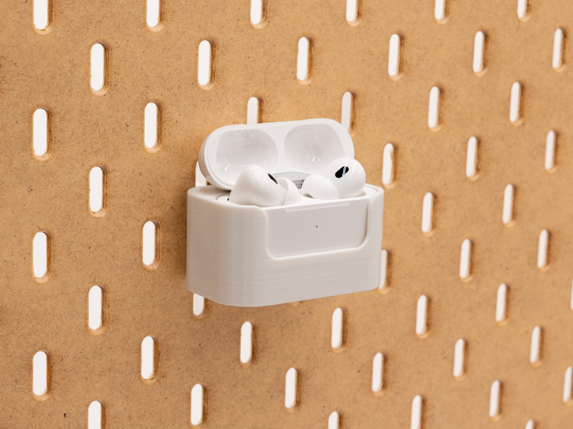 airpods pro immer im case aufbewahren IKEA SKADIS Apple Airpods Pro-Halter mit kabellosem Laden oder Kabelsc