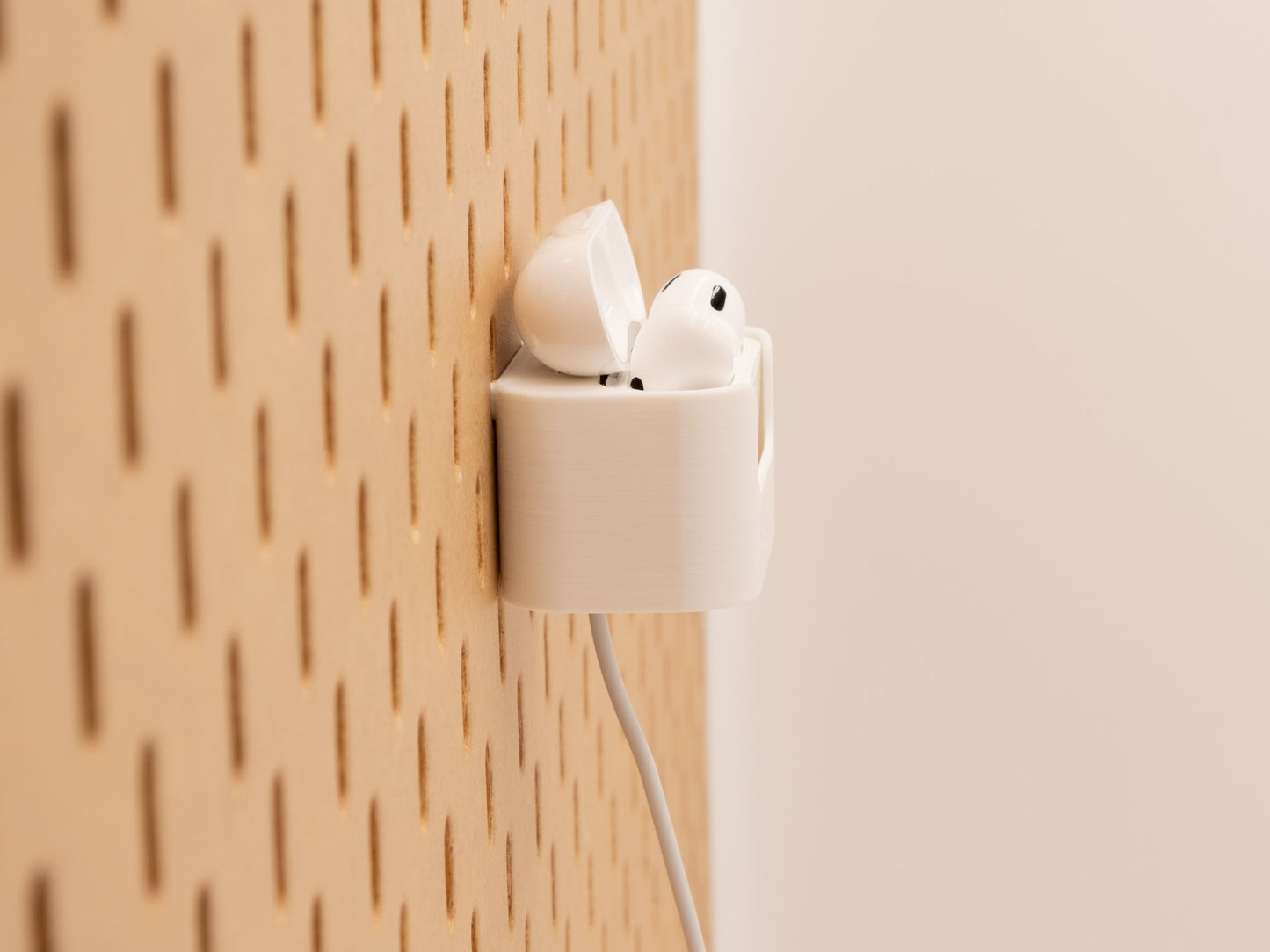 Support IKEA SKADIS pour Apple Airpods Pro avec emplacement pour chargement sans fil ou câble